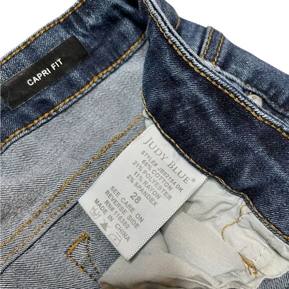 Judy Blue Dark Wash Capri Jeans Size 28 - Picture 8 of 10